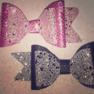 Bows🎀 $5 each.
